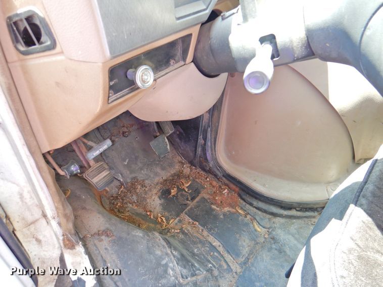 image for item JR9974 1992 GMC Vandura G3500  box truck