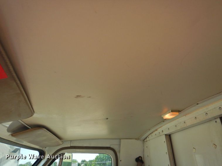 image for item JR9974 1992 GMC Vandura G3500  box truck