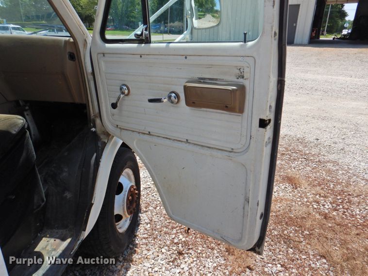 image for item JR9974 1992 GMC Vandura G3500  box truck