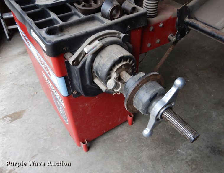 image for item JX9124 Coats 1250  wheel balancer