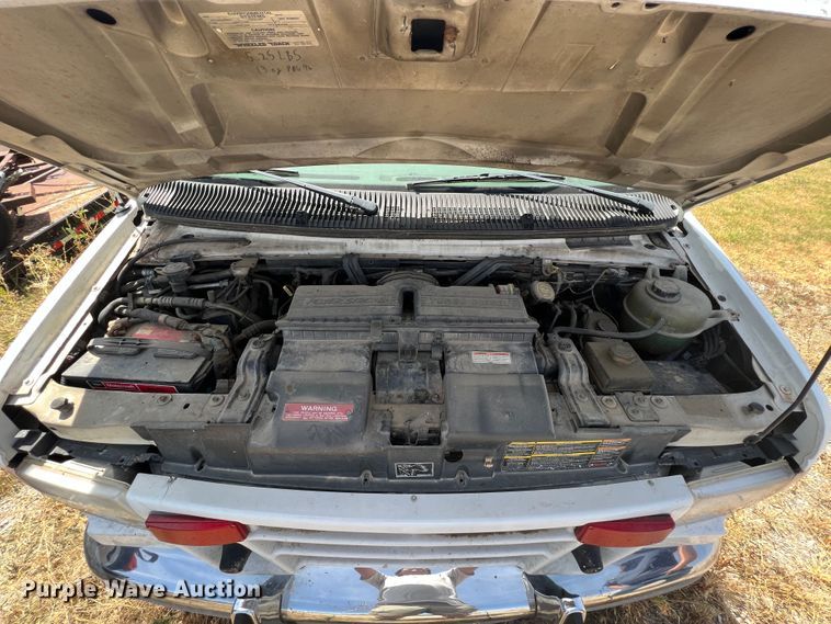 image for item JX9385 2000 Ford E450 Super Duty  ambulance