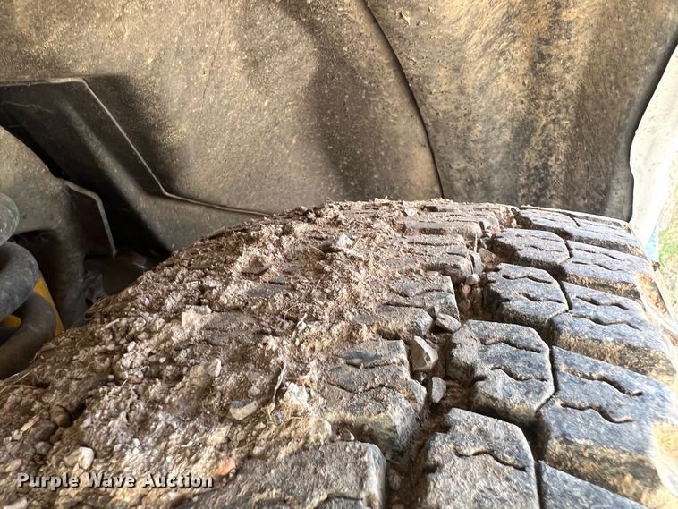 image for item JX9385 2000 Ford E450 Super Duty  ambulance