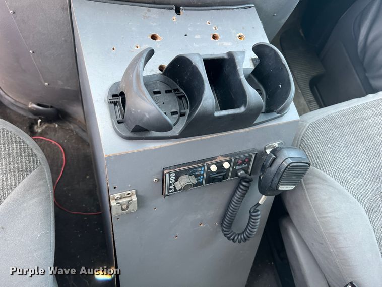 image for item JX9386 2001 Ford E450 Super Duty  ambulance