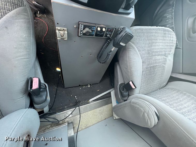 image for item JX9386 2001 Ford E450 Super Duty  ambulance