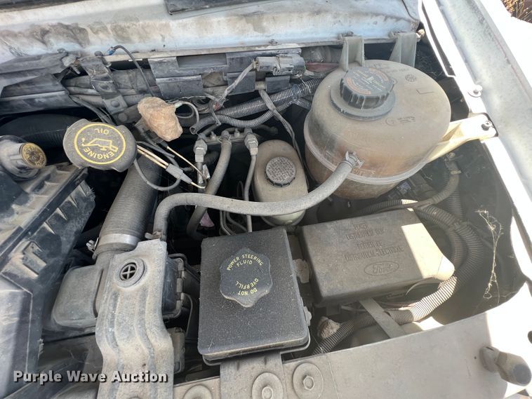 image for item JX9386 2001 Ford E450 Super Duty  ambulance