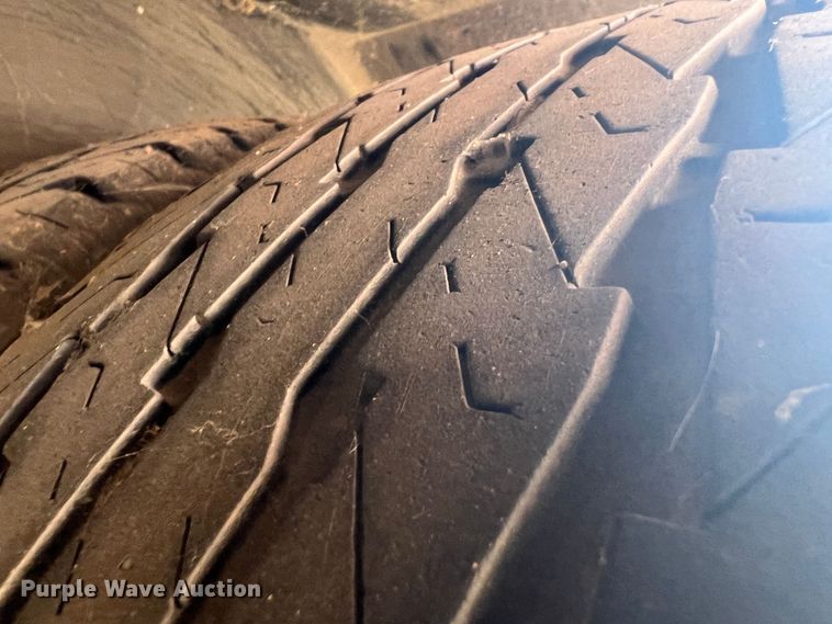 image for item JX9386 2001 Ford E450 Super Duty  ambulance