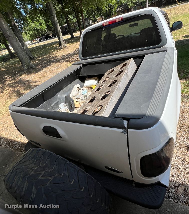 image for item JX9387 2001 Ford F150  SuperCrew pickup truck