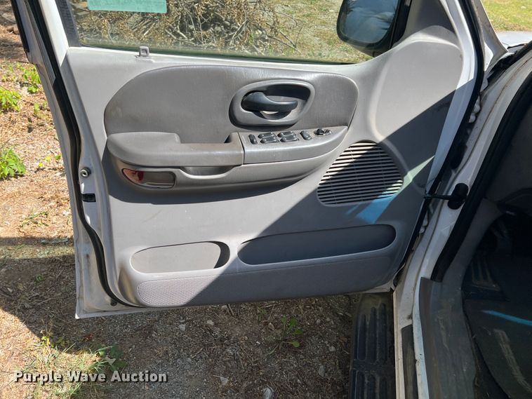 image for item JX9387 2001 Ford F150  SuperCrew pickup truck