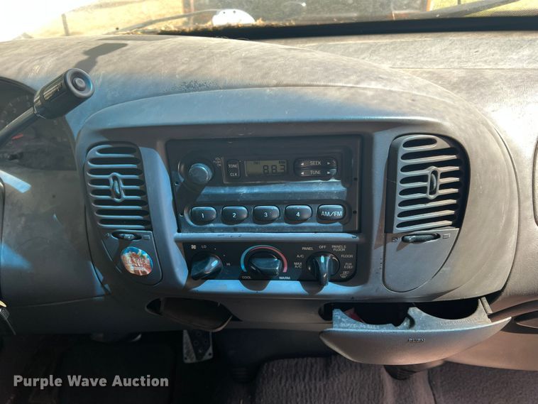 image for item JX9387 2001 Ford F150  SuperCrew pickup truck