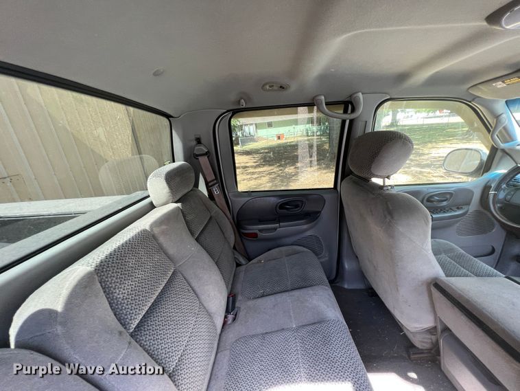 image for item JX9387 2001 Ford F150  SuperCrew pickup truck