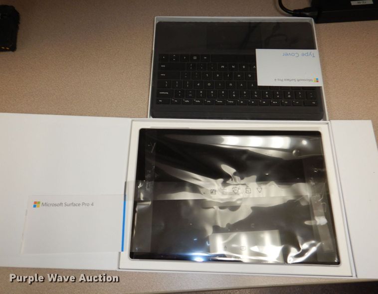 image for item KE9024 Microsoft Surface Pro 4 tablet