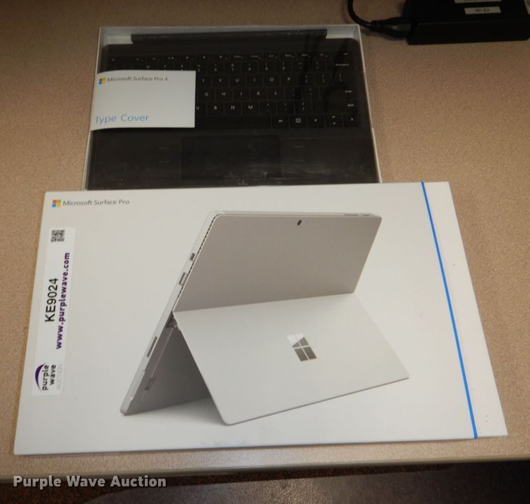 image for item KE9024 Microsoft Surface Pro 4 tablet