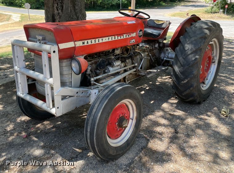 image for item KJ9746 1967 Massey Ferguson 135 tractor