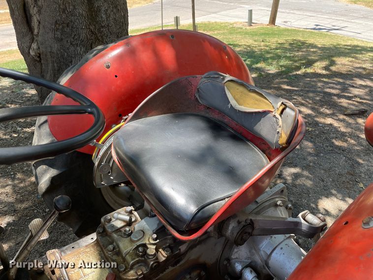 image for item KJ9746 1967 Massey Ferguson 135 tractor