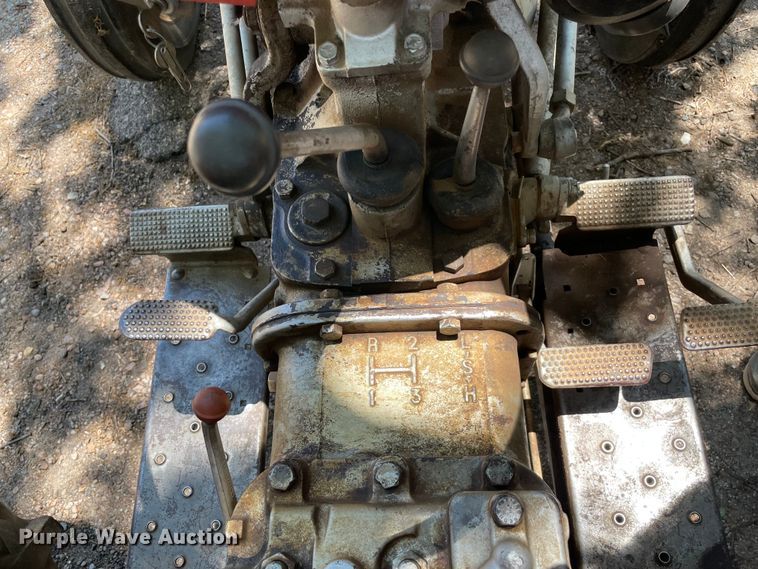 image for item KJ9746 1967 Massey Ferguson 135 tractor