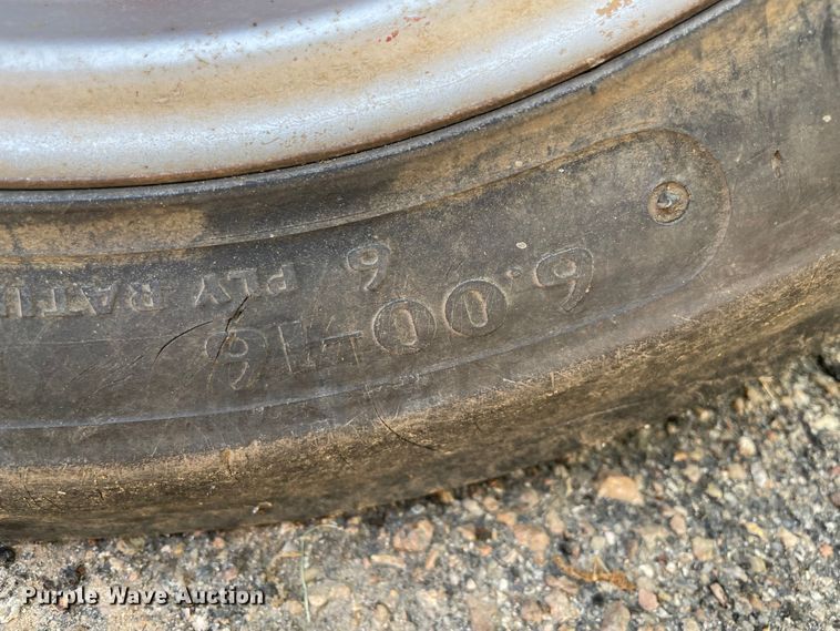 image for item KJ9746 1967 Massey Ferguson 135 tractor