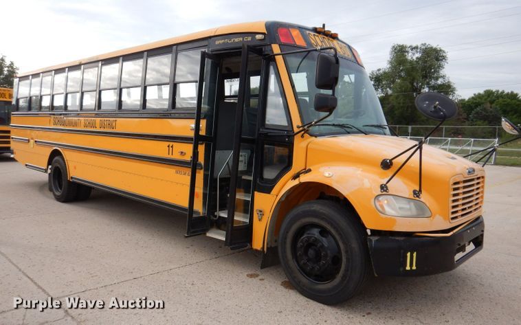 image for item KP9512 2007 Thomas Built B2  school bus