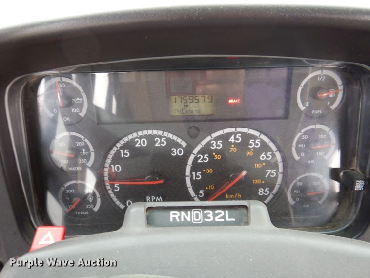 image for item KP9512 2007 Thomas Built B2  school bus