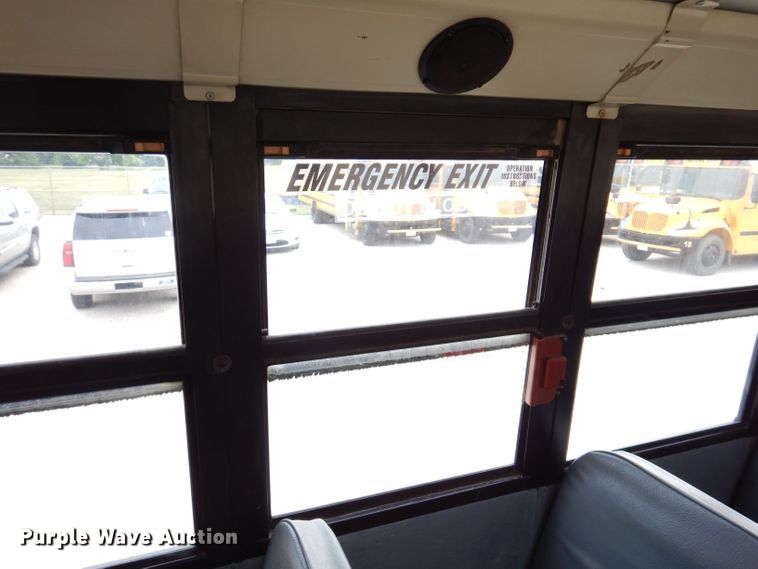 image for item KP9512 2007 Thomas Built B2  school bus