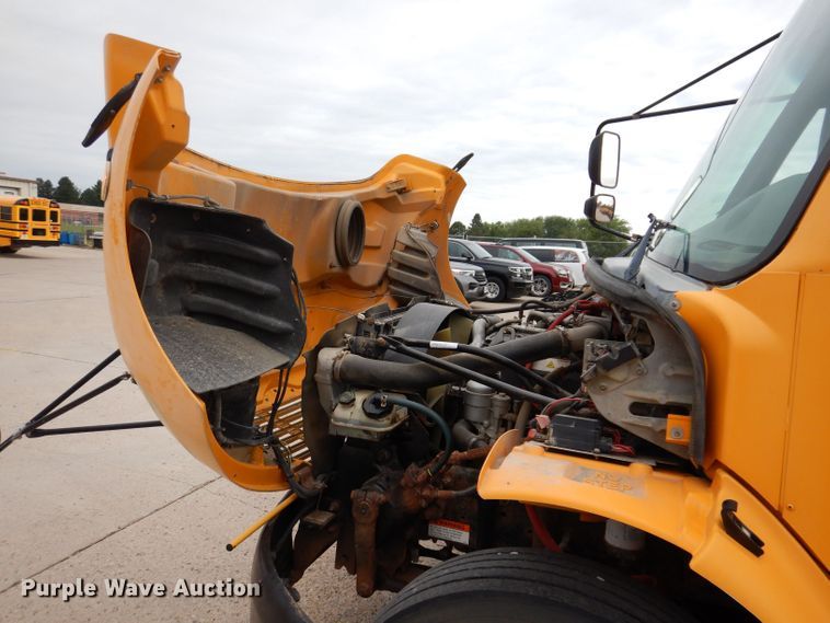 image for item KP9512 2007 Thomas Built B2  school bus