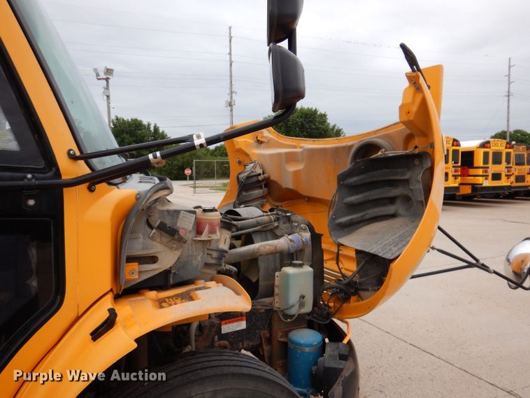 image for item KP9512 2007 Thomas Built B2  school bus