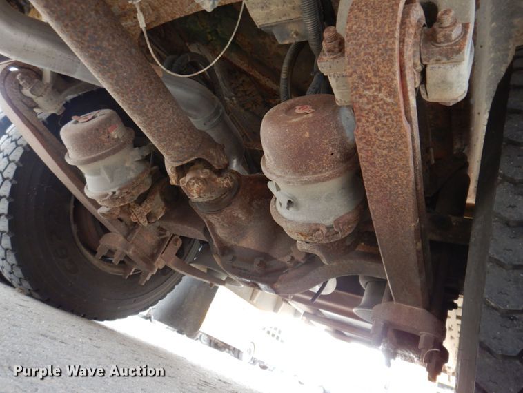 image for item KP9512 2007 Thomas Built B2  school bus