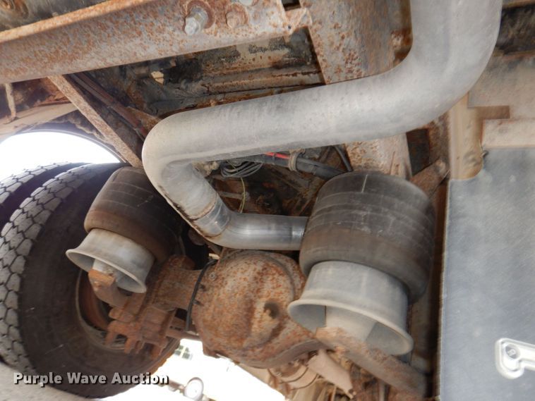 image for item KP9512 2007 Thomas Built B2  school bus