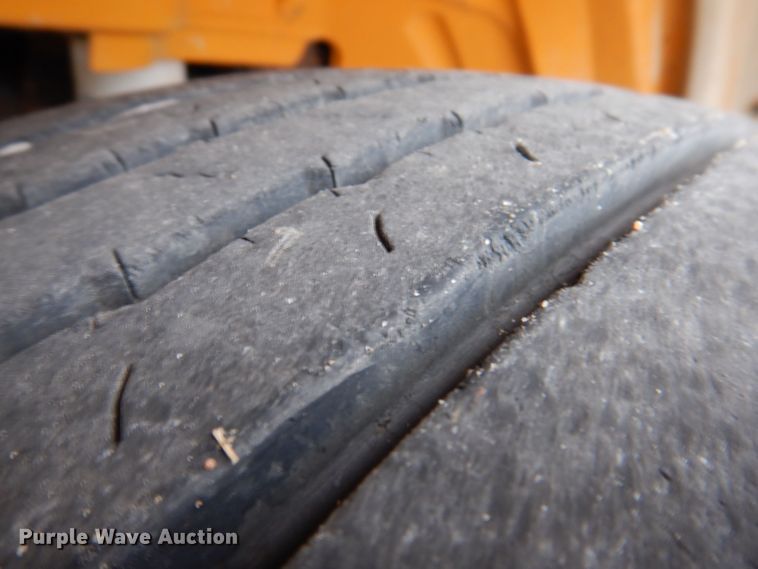 image for item KP9512 2007 Thomas Built B2  school bus