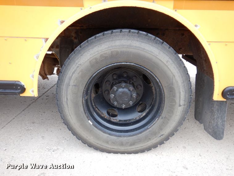 image for item KP9512 2007 Thomas Built B2  school bus