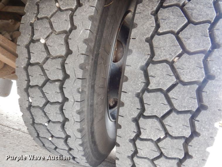 image for item KP9513 2007 Thomas Built Saf-T-Liner MVP EF  school bus