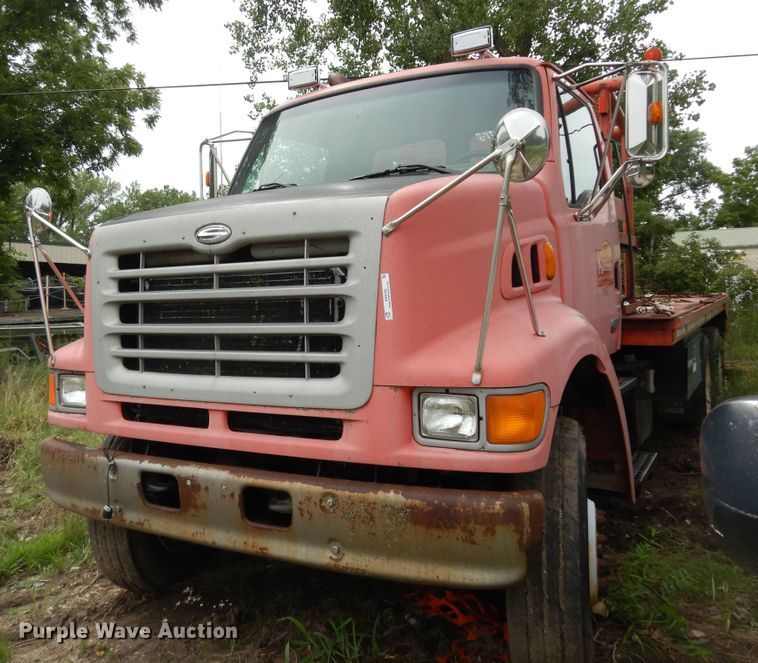 image for item KS9795 2001 Sterling L9500  winch truck