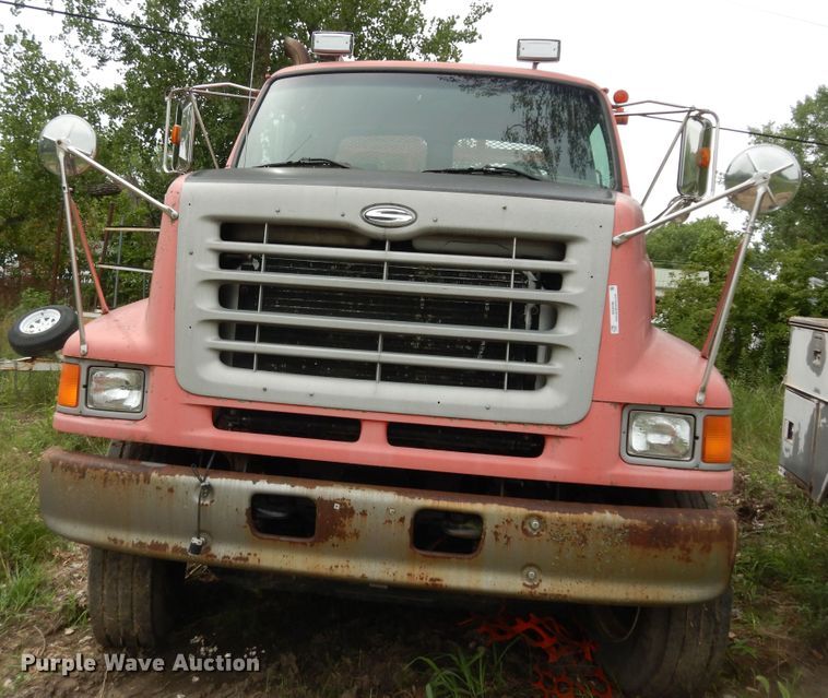 image for item KS9795 2001 Sterling L9500  winch truck