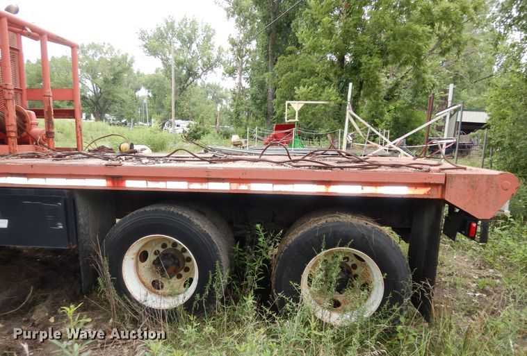 image for item KS9795 2001 Sterling L9500  winch truck