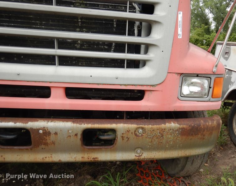 image for item KS9795 2001 Sterling L9500  winch truck