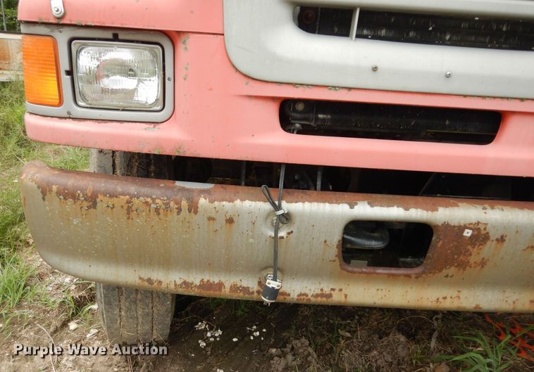 image for item KS9795 2001 Sterling L9500  winch truck
