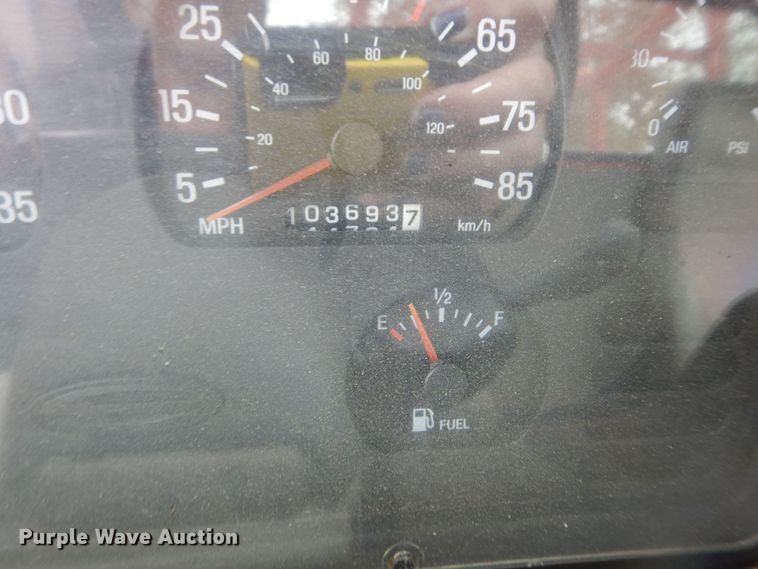 image for item KS9795 2001 Sterling L9500  winch truck