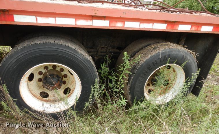 image for item KS9795 2001 Sterling L9500  winch truck