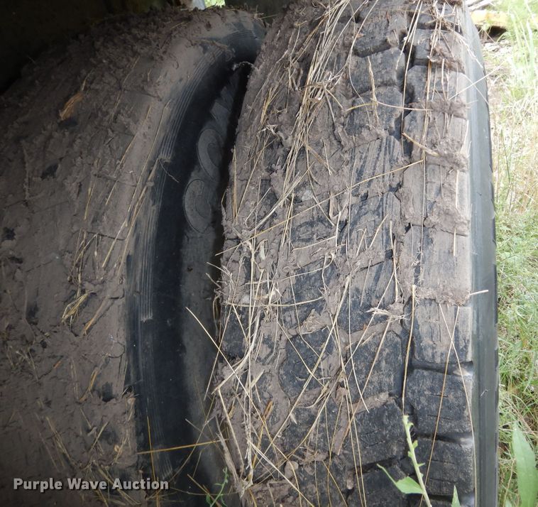 image for item KS9795 2001 Sterling L9500  winch truck