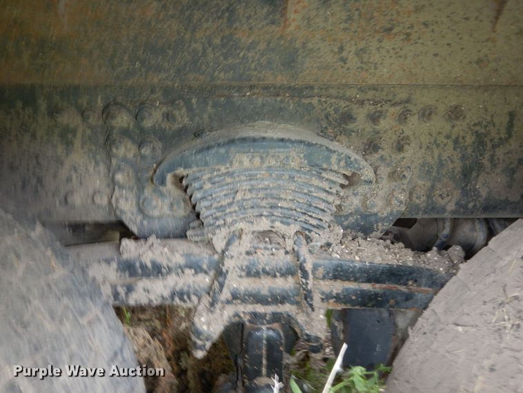 image for item KS9795 2001 Sterling L9500  winch truck