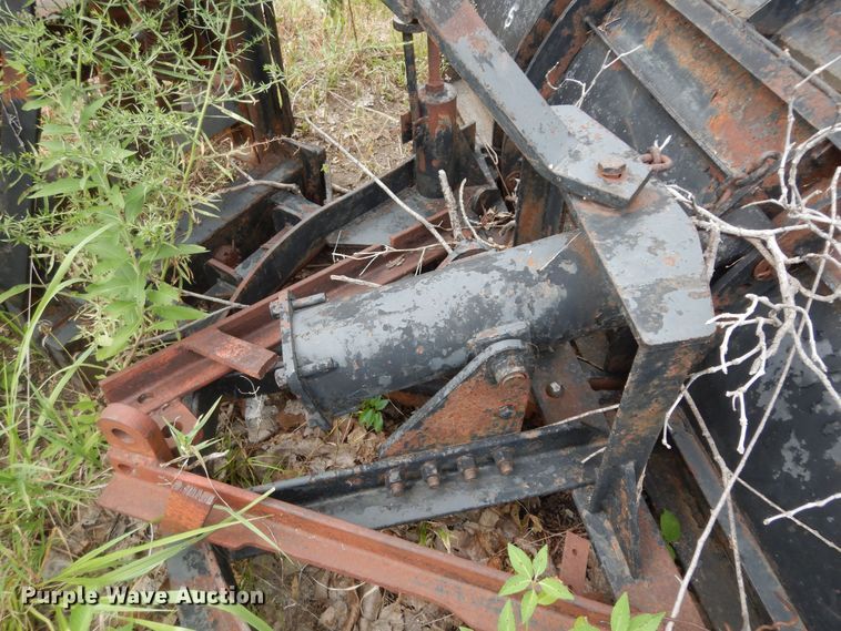 image for item KS9795 2001 Sterling L9500  winch truck