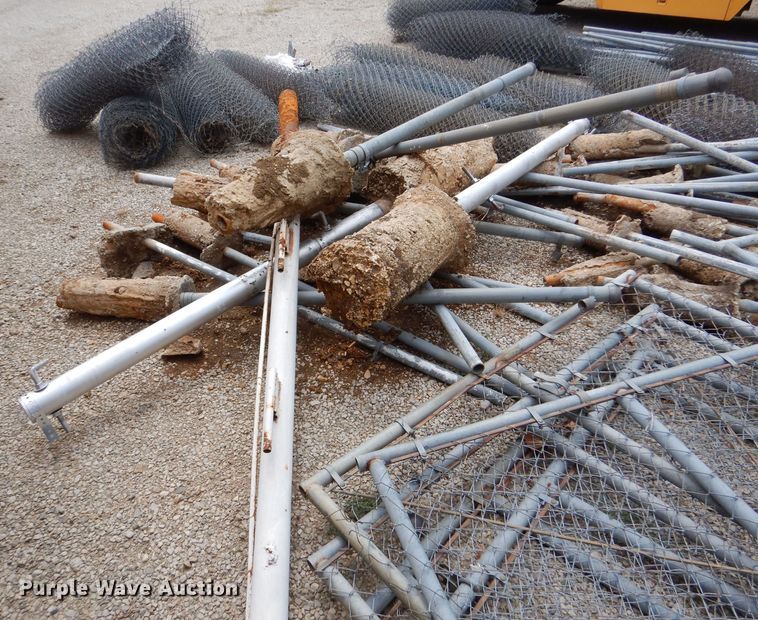 image for item LB9784 Chain link fence