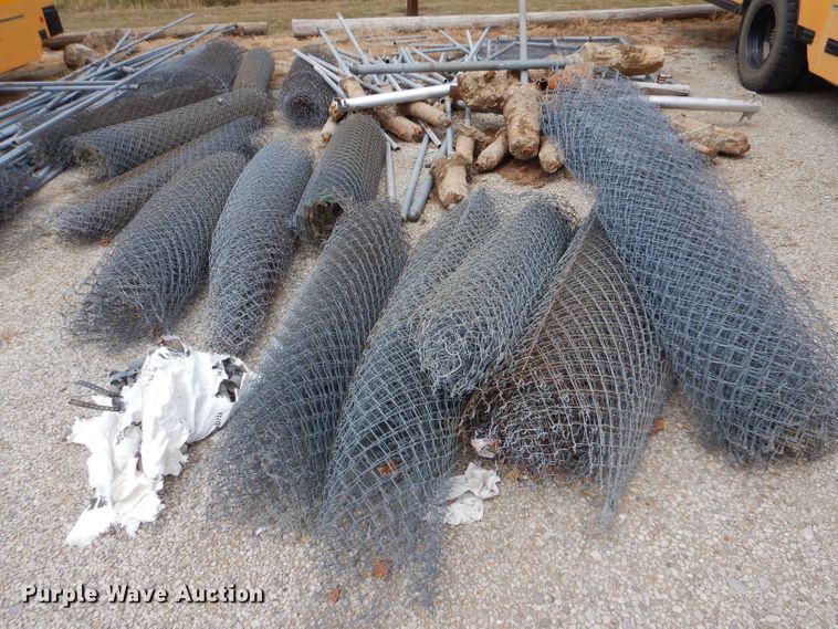 image for item LB9784 Chain link fence