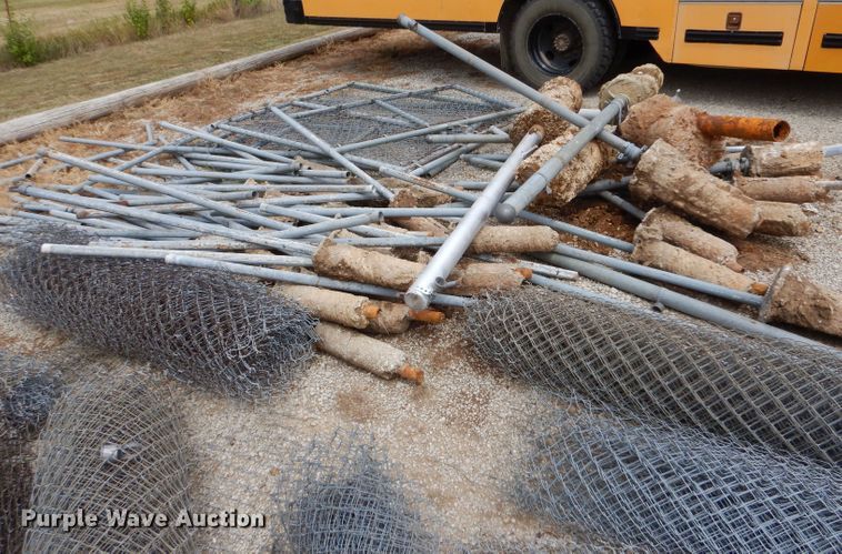 image for item LB9784 Chain link fence