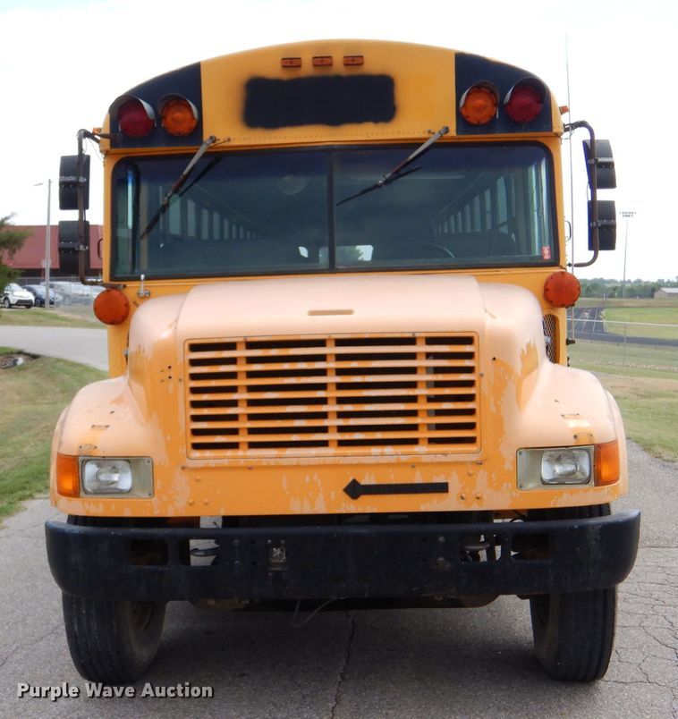 image for item LB9785 1997 International 3800  school bus