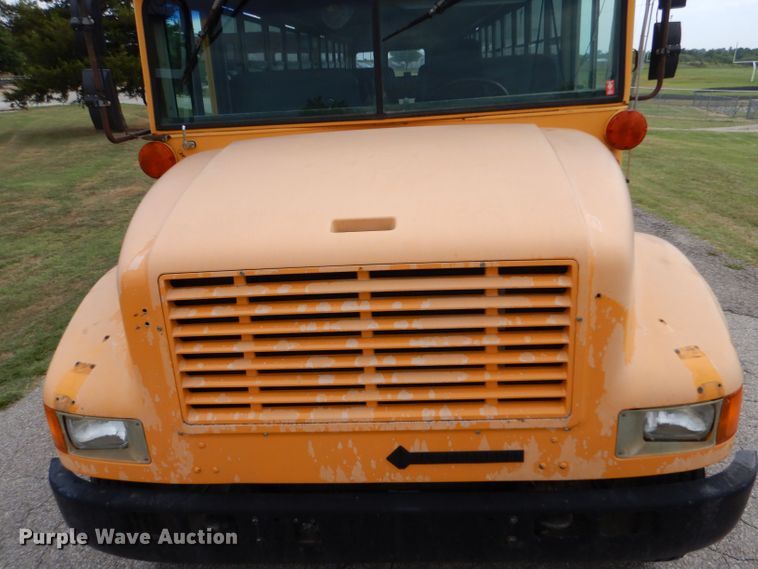 image for item LB9785 1997 International 3800  school bus