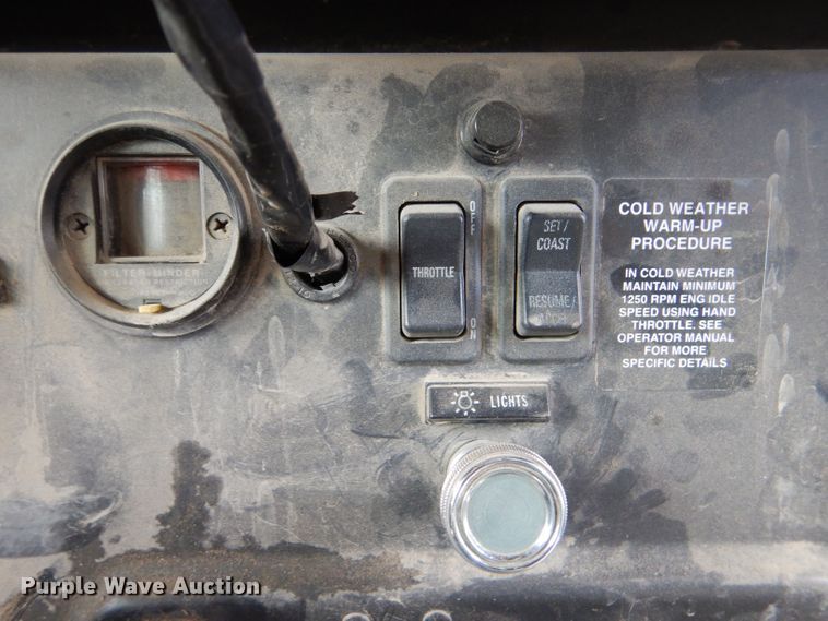 image for item LB9785 1997 International 3800  school bus