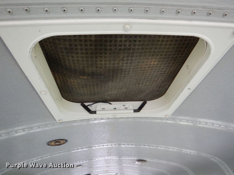 image for item LB9785 1997 International 3800  school bus