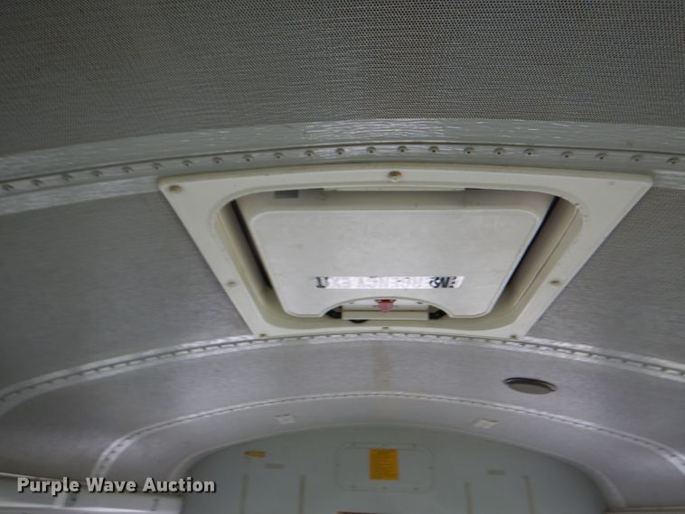 image for item LB9785 1997 International 3800  school bus