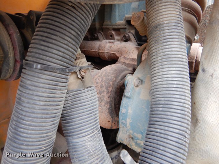 image for item LB9785 1997 International 3800  school bus