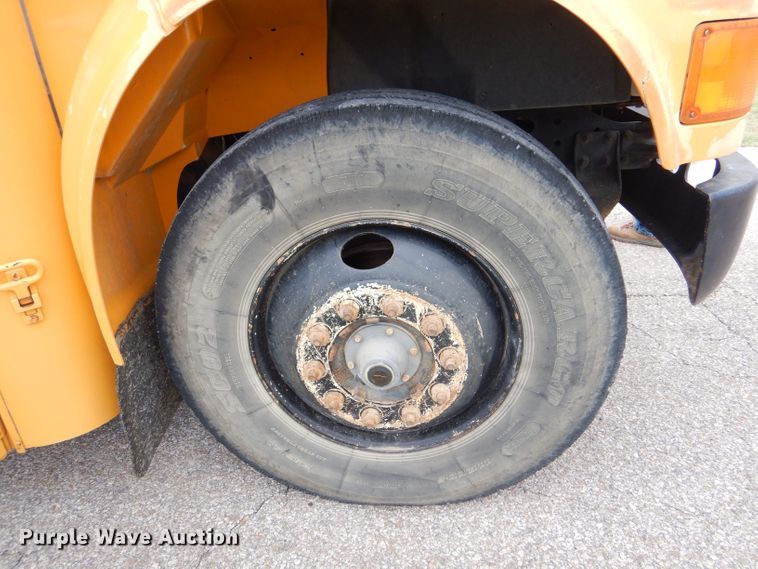 image for item LB9785 1997 International 3800  school bus